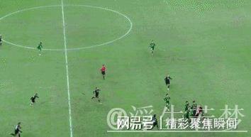 亚冠风波！15人冲突升级，3黄1红场面混乱，国安陷入鏖战